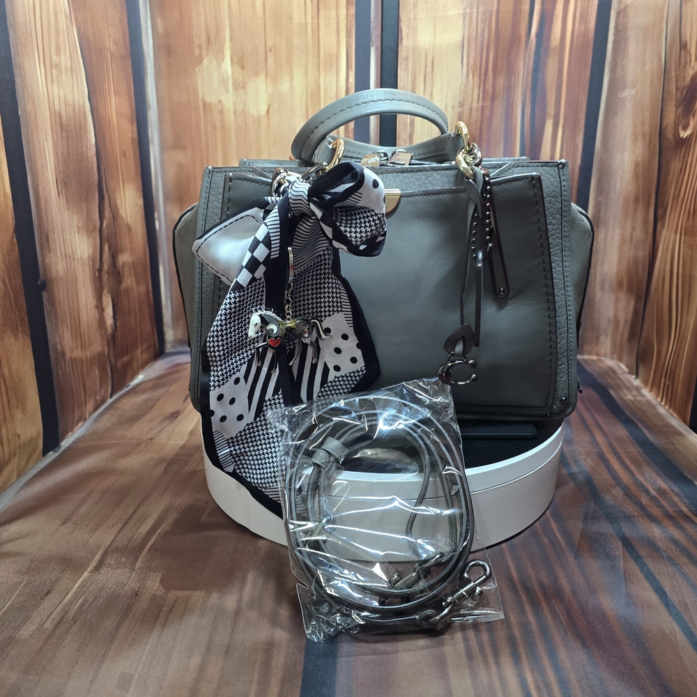 Coach Gray Dreamer Satchel-Top Line-EUC-FULL INCLUSION - Picture 2 of 16